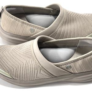 BZEES | COCO | Slip On | Women Size 7M | Comfort
